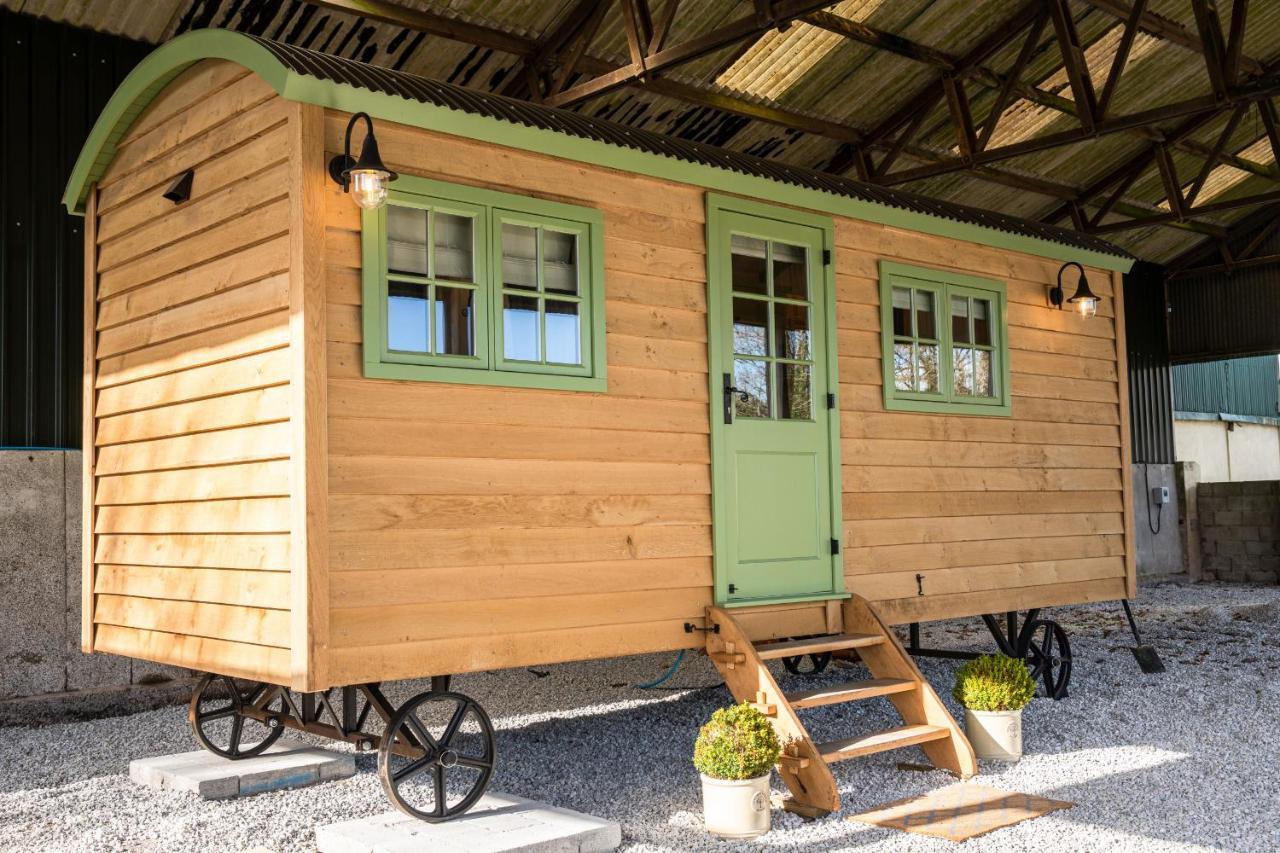 Finest Retreats - The Shepherd'S Hut At Northcombe Farm Beaworthy Extérieur photo