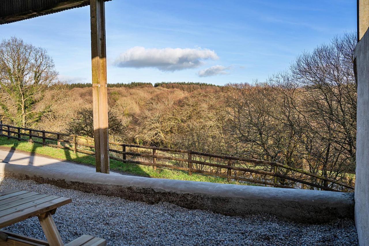Finest Retreats - The Shepherd'S Hut At Northcombe Farm Beaworthy Extérieur photo